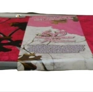 5/15.00. X colors Realtree Tablet Cover